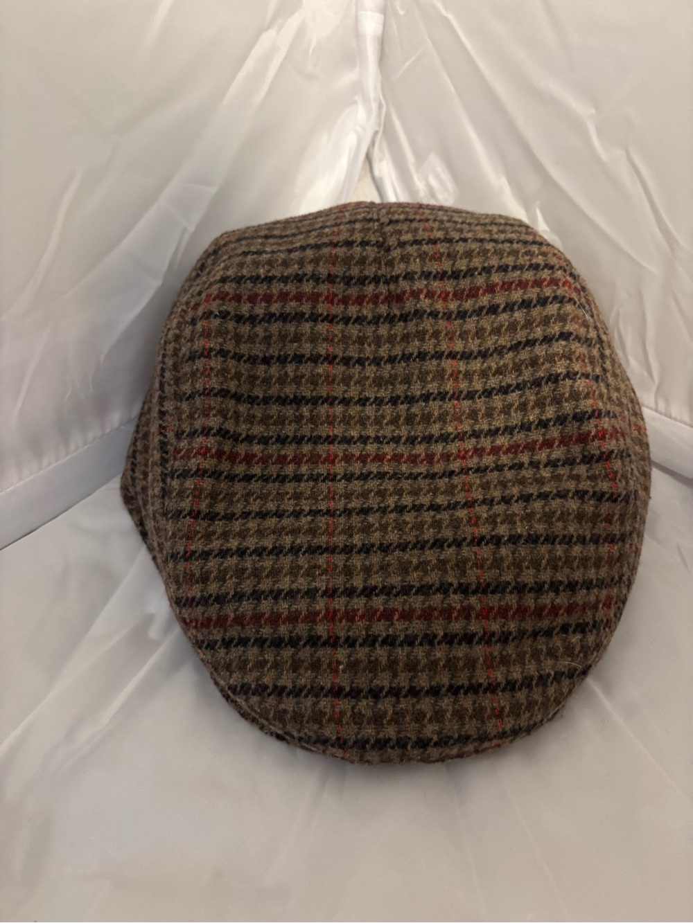 This Royal Stallion flat cap is designed in the U.K.